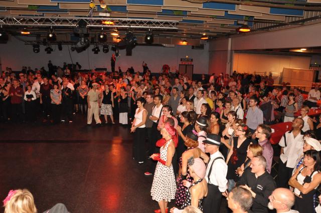 min 2010 11 13 fous swing 194